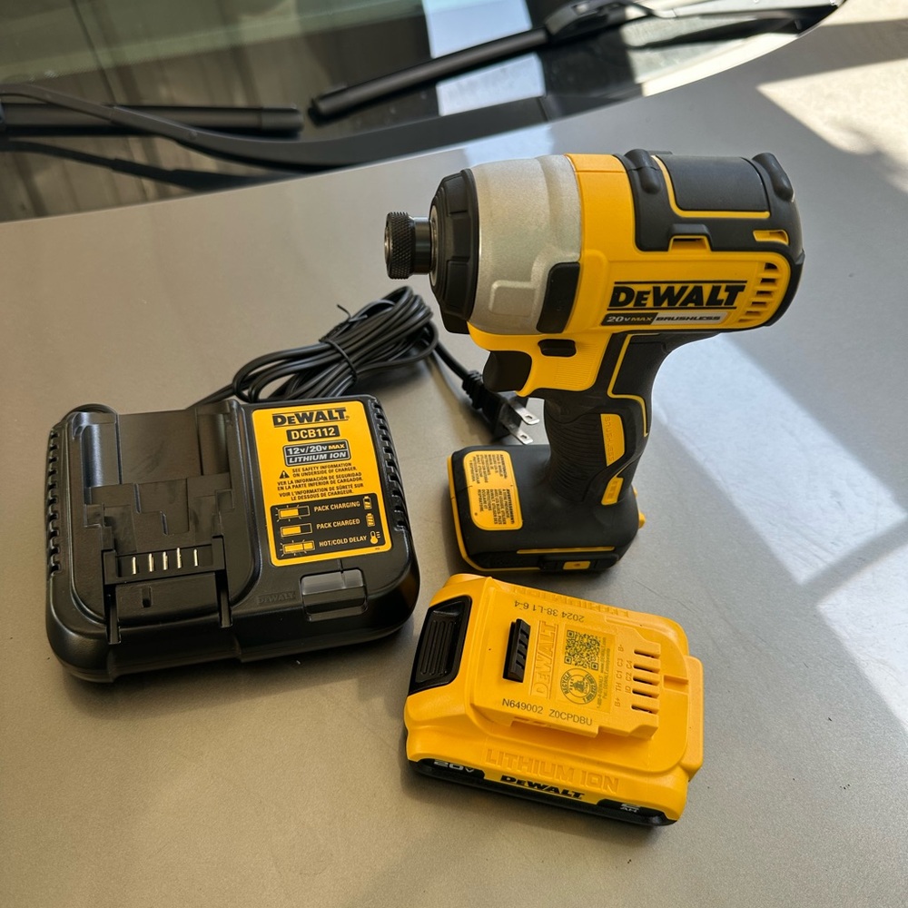 DeWalt Yellow and Black Cordless Impact Driver Set